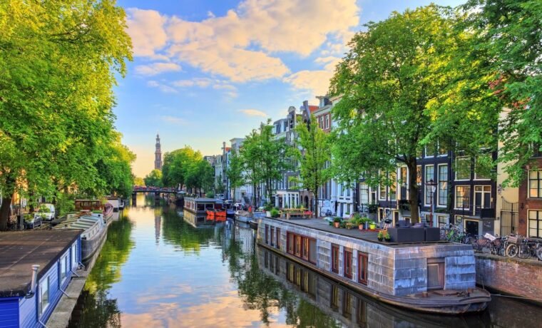 layover travel guide